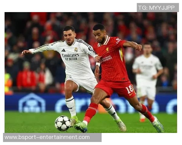 友谊赛精彩回顾：拜仁绝杀皇马全场沸腾战术解析