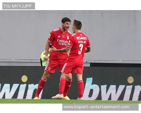 友谊赛惊现冷门拜仁凭乌龙球小胜本菲卡引发全场热议